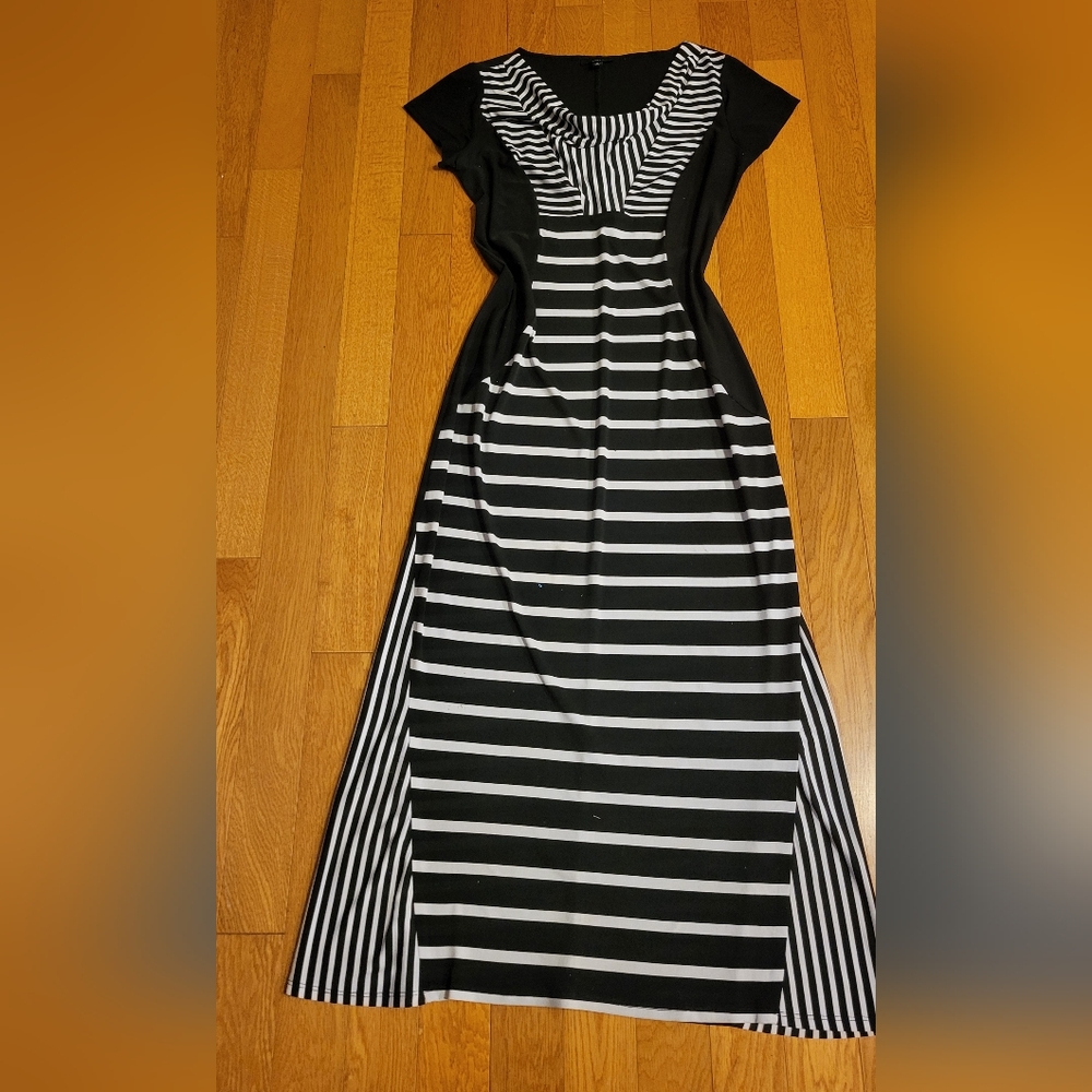 MSK striped black and white. A-line. Conforms to curves. Cowl neckline